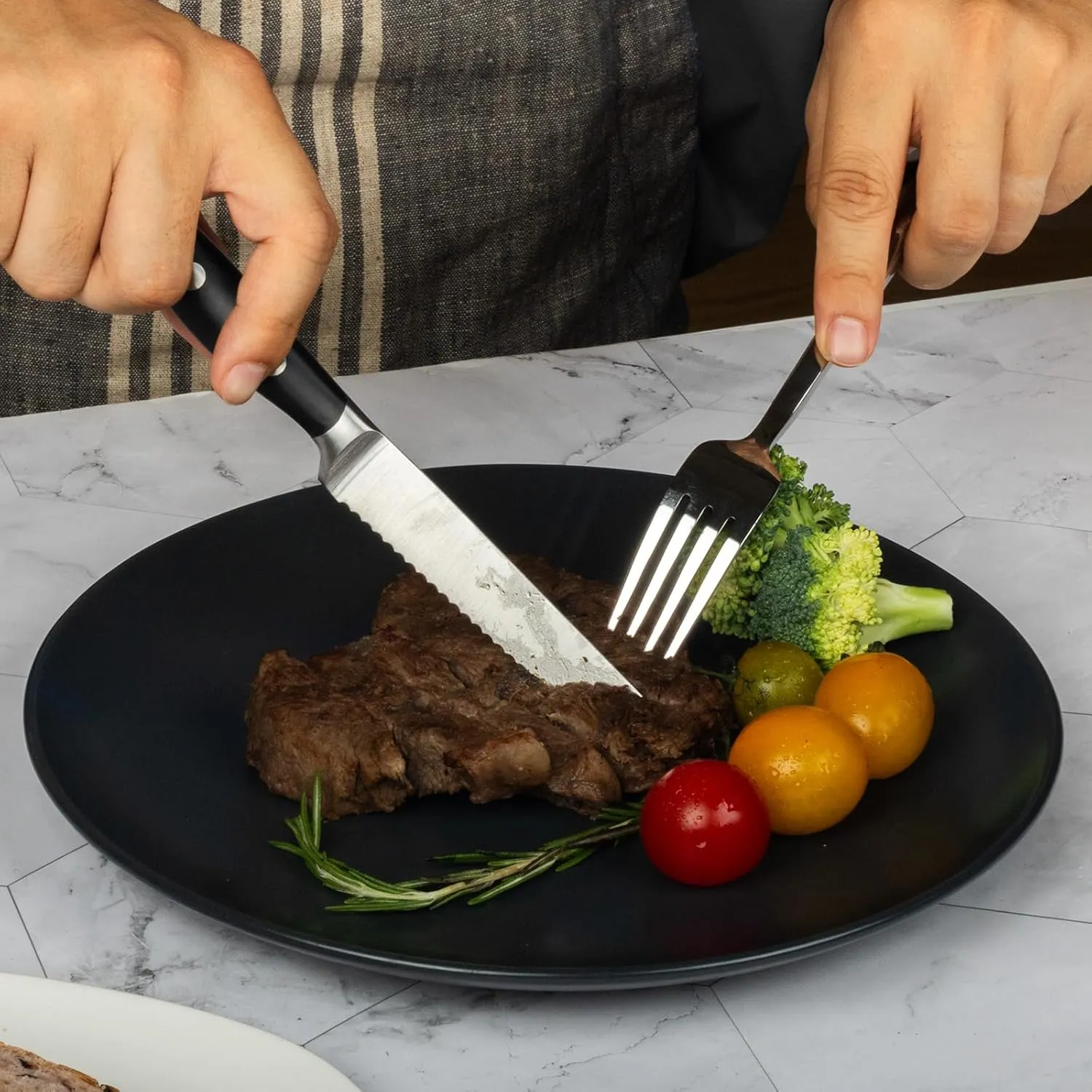 Alata 6-Piece Steak Knives Set with Block, Stainless Steel Steak Knife set with Serrated Edge, Razor-Sharp, Full-Tang Construction, Dishwasher Safe