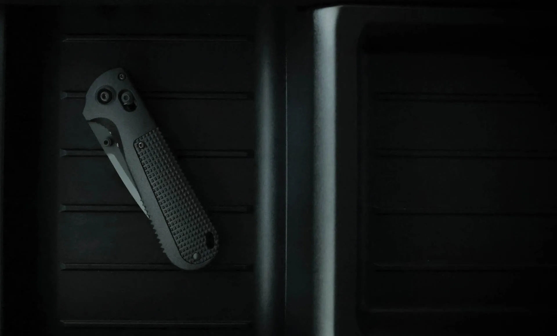Benchmade 430SBK-02 Redoubt Black Grivory 3.55" Serrated Edge Drop-Point Folding Pocket Knife
