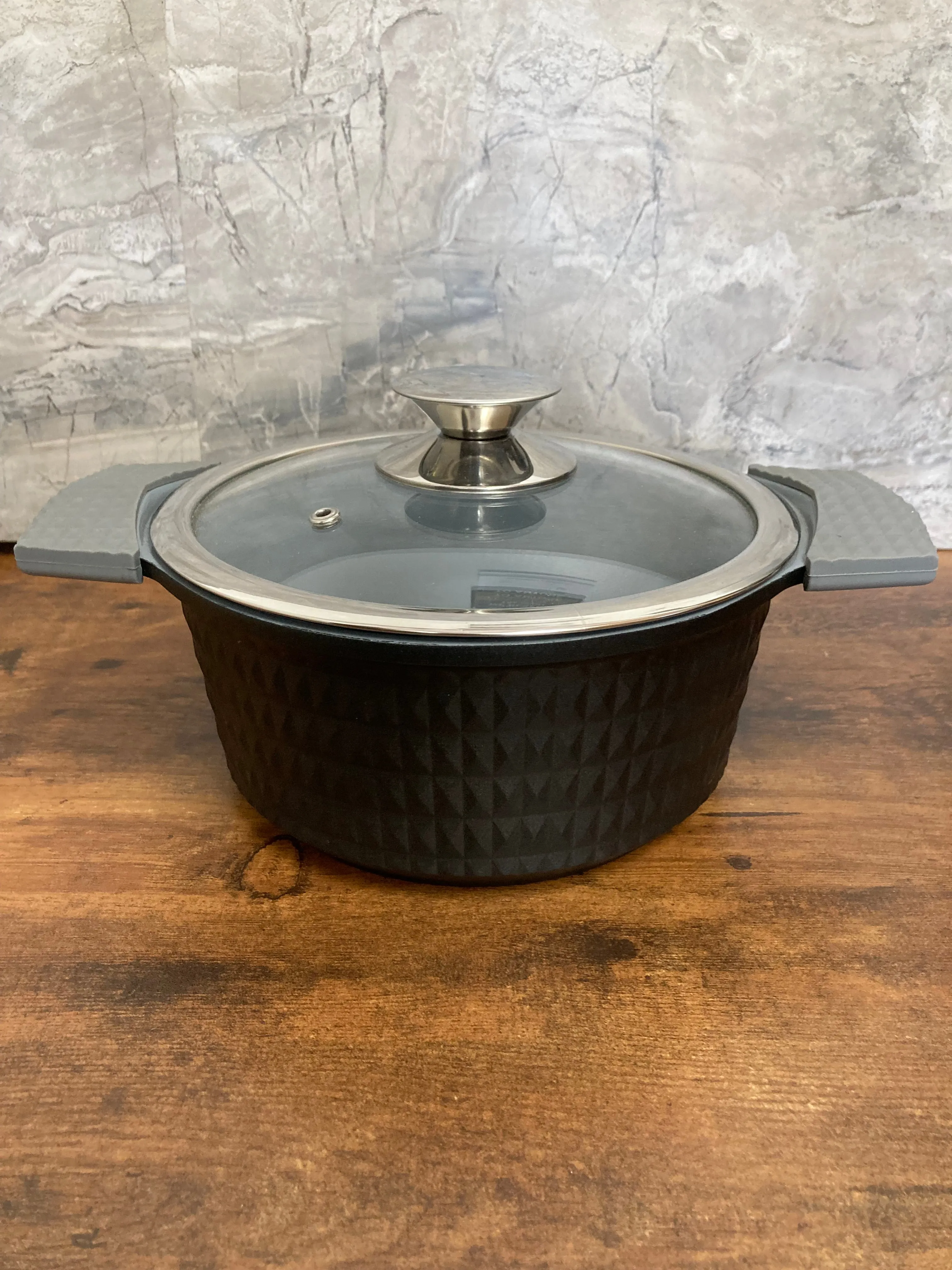 Black Cooking Pot 20 cm( approx 3QT) Cast Aluminum Stock pot ,Non Stick Ceramic Coated 0% PTFE 0% PFOA Kitchen stove oven.