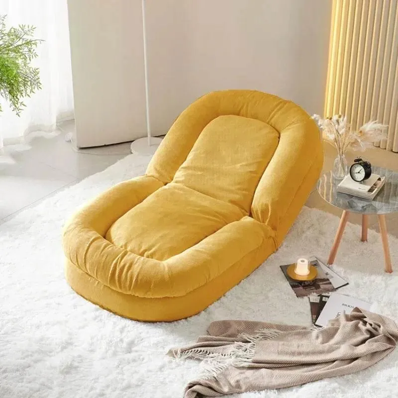 Foldable Scandinavian Lounge Chair - Retractable Design