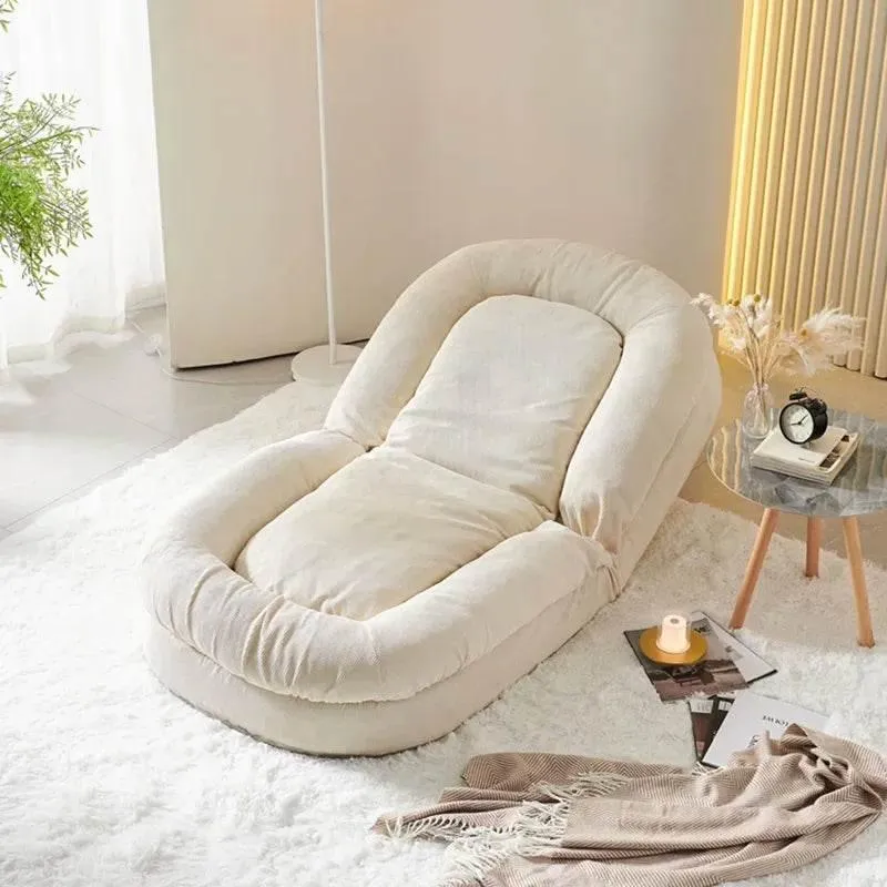 Foldable Scandinavian Lounge Chair - Retractable Design