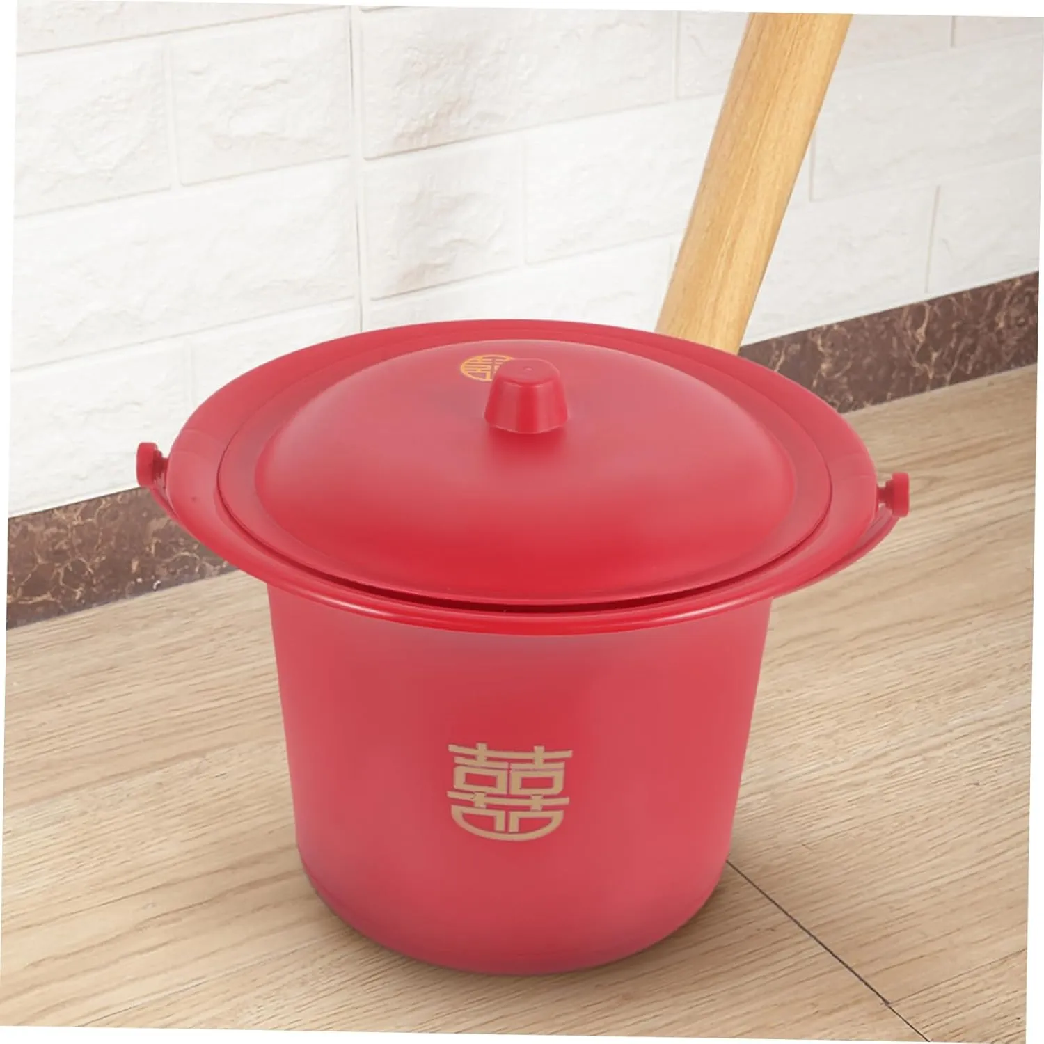 FRCOLOR Spittoon Bucket Urinals Spittoon Night Urine Pot Tank Riser Old People Spittoon Portable Urine Bucket Wedding Spittoon Urine Storage Pot Red Pp Enamel Household Bride