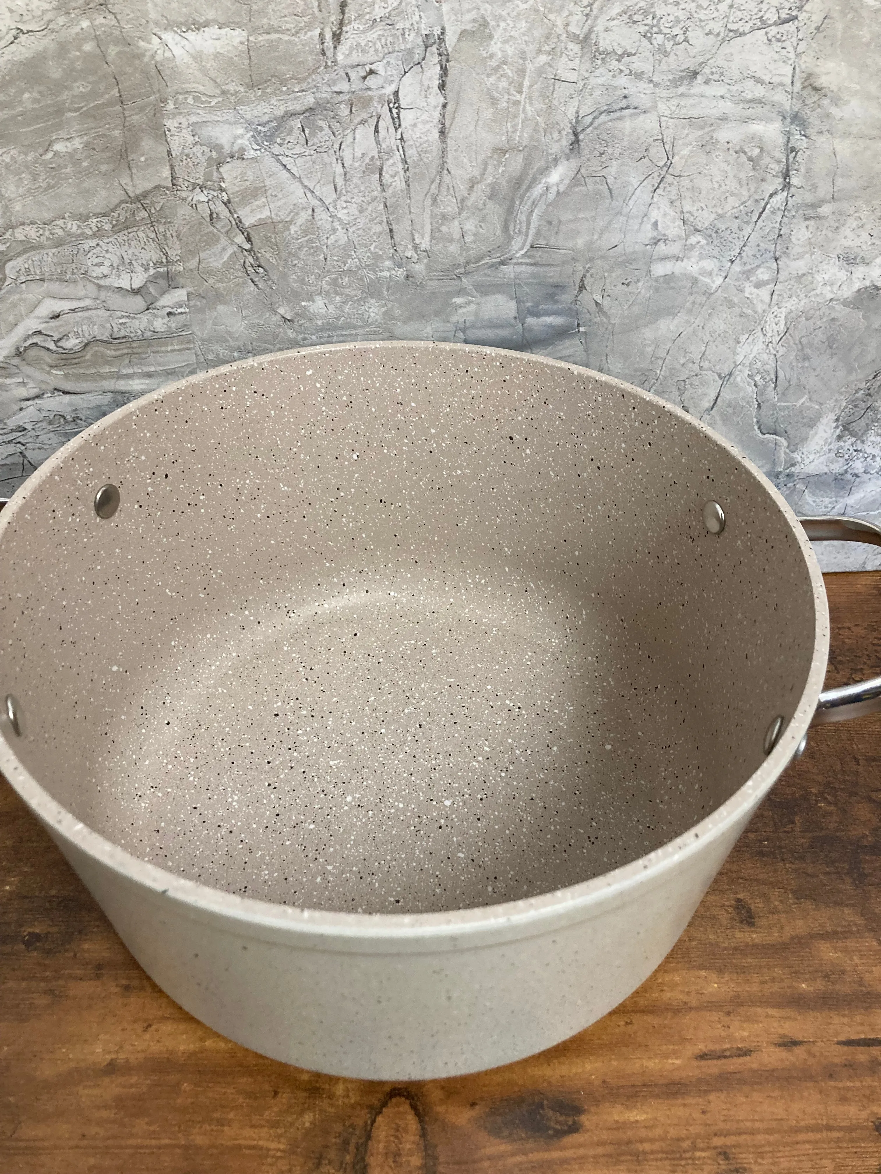 Granite coating Cooking stock Pot Casserole 5 Liters ( approx 5.3 QT) Stock pot ,Non Stick Kitchen stainless steel handles.