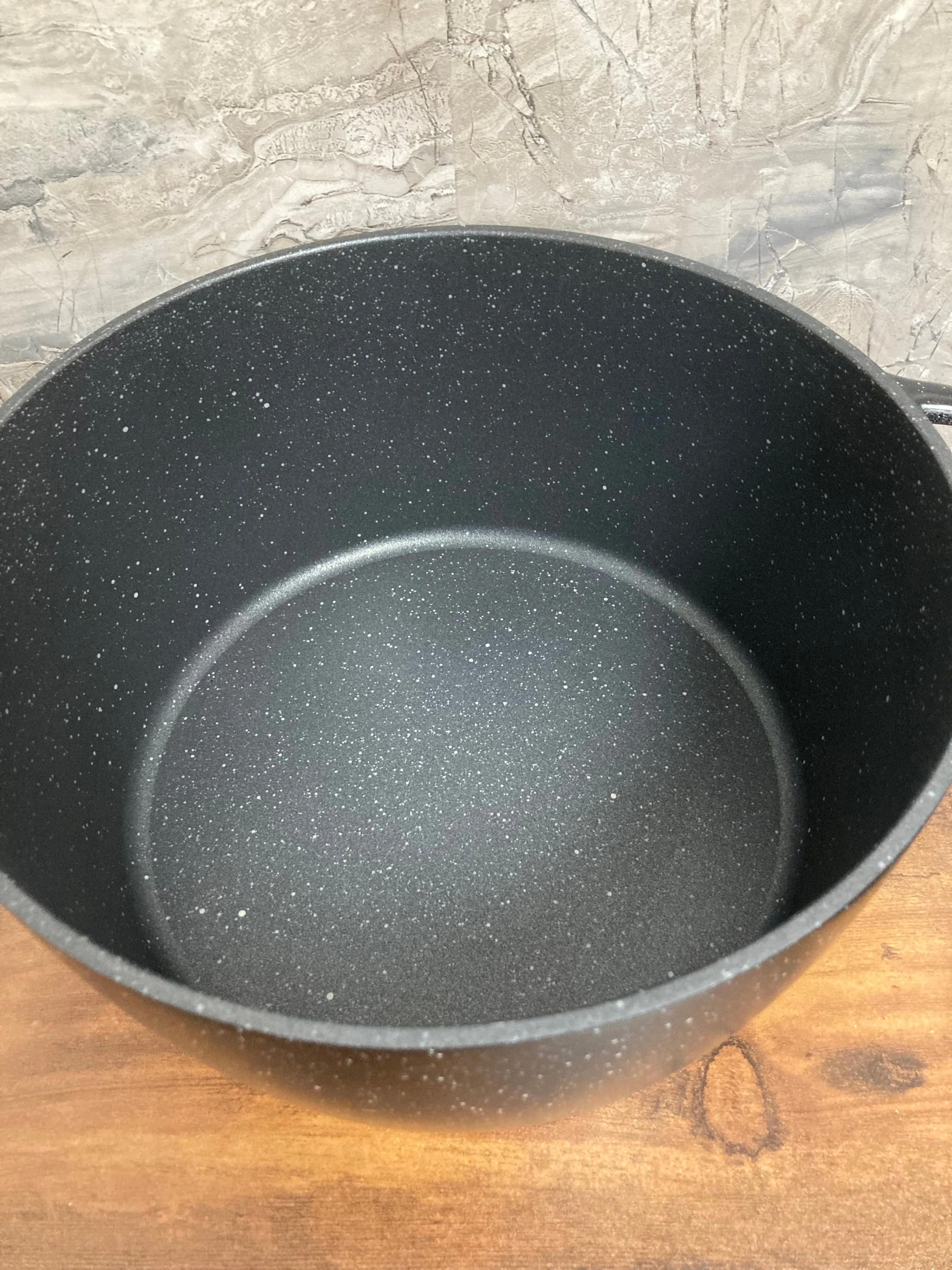 Granite pattern Cooking stock Pot Casserole 6.5 Liters ( approx 6.8 QT) Stock pot ,Non Stick die cast casserole Kitchen .