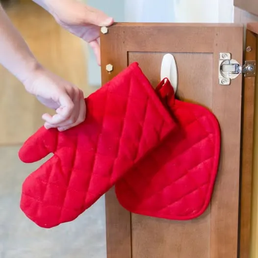 Heat Resistant Glove and Pot Holder