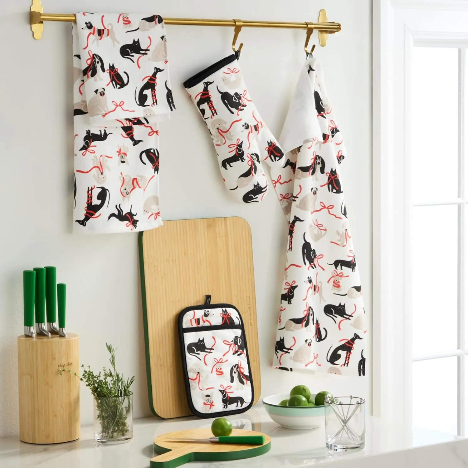kate spade new york Holiday Pets Kitchen Towel, Oven Mitt & Pot Holder 4-Pack Set, Absorbent & Heat Resistant, 100% Cotton, Black/White/Red, 17"x28", 7"x13", 7"x10"
