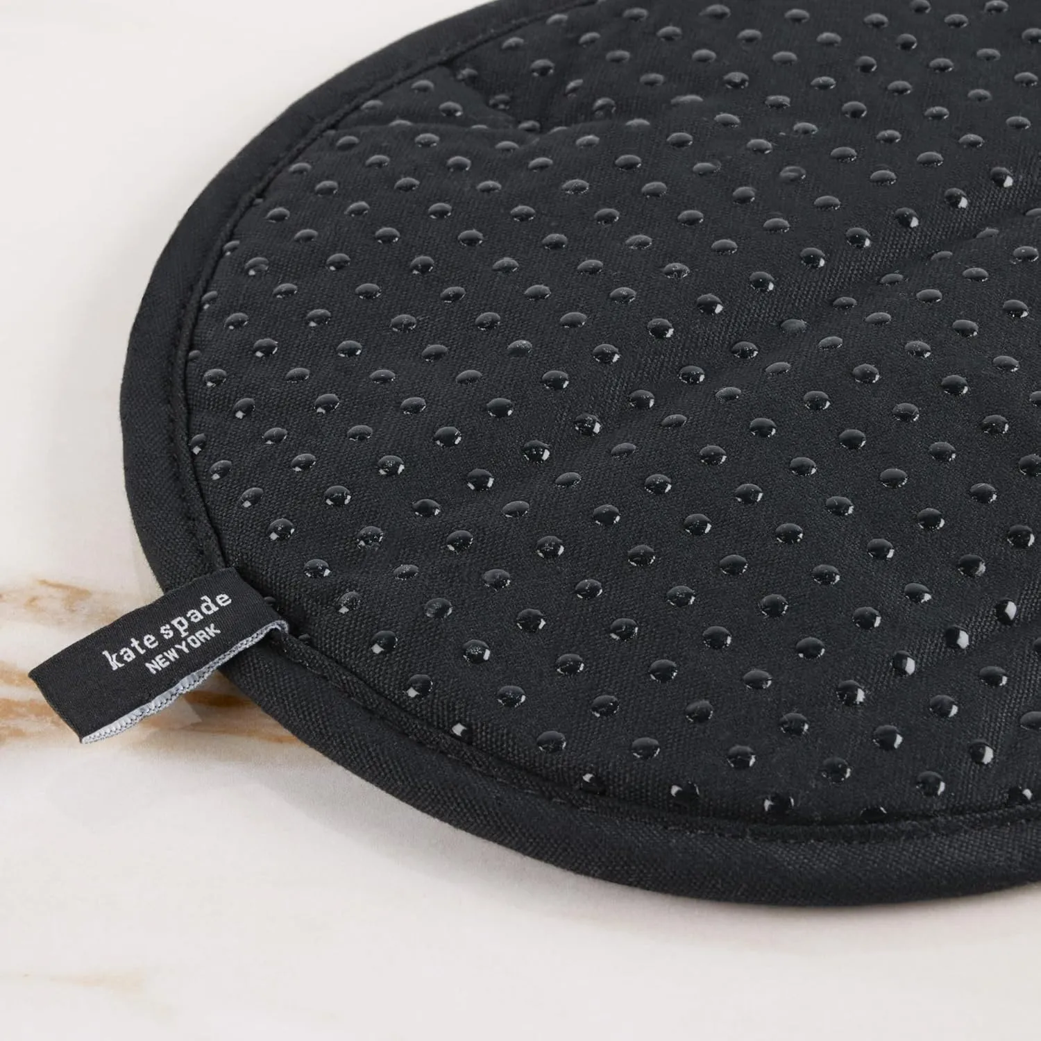 Kate Spade New York Joy Dot Oven Mitt & Pot Grabber 2-Pack Set, 7" x 13", 8" Round, Black/Beige