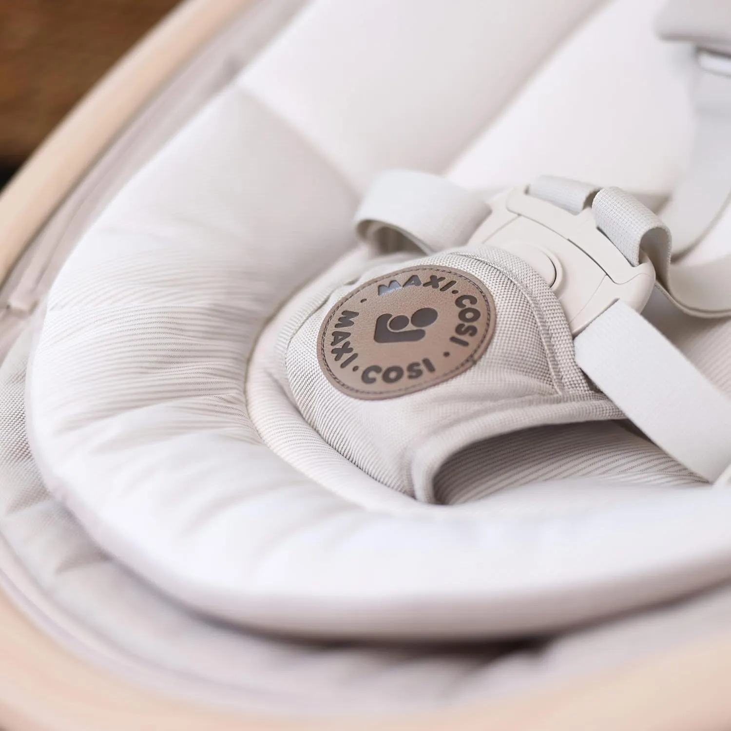 Maxi-Cosi Cassia Baby Swing: Portable, 360 Rotation, 5 Speeds, 12 Melodies, Recycled Fabric, Slate