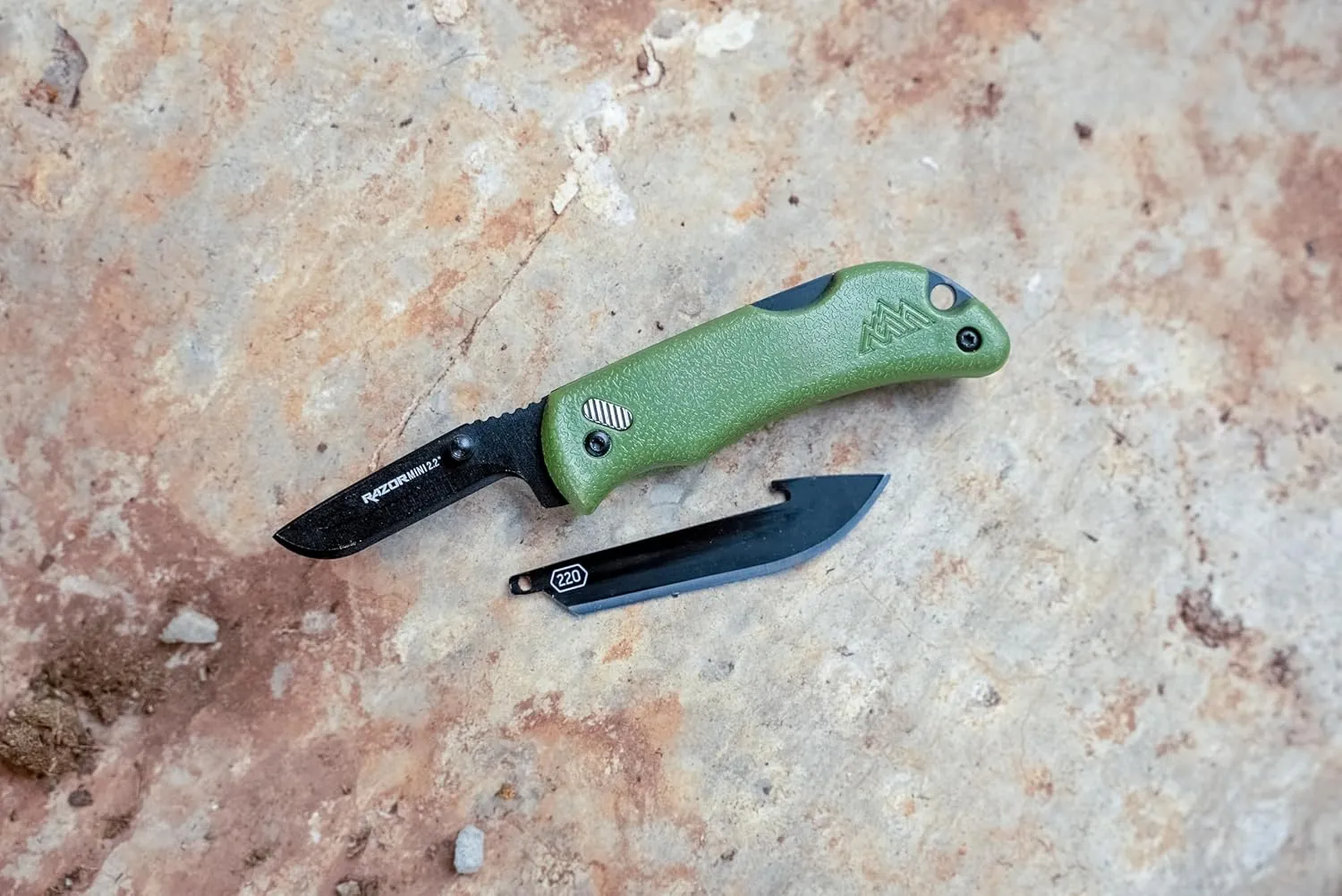Outdoor Edge Razor Mini Folding Pocket Knife - Compact 2.2" EDC with RazorSafe Replaceable Blades - Perfect Small Everyday Carry - Includes 2 Replaceable Drop Point Blades - Great Gift for Women