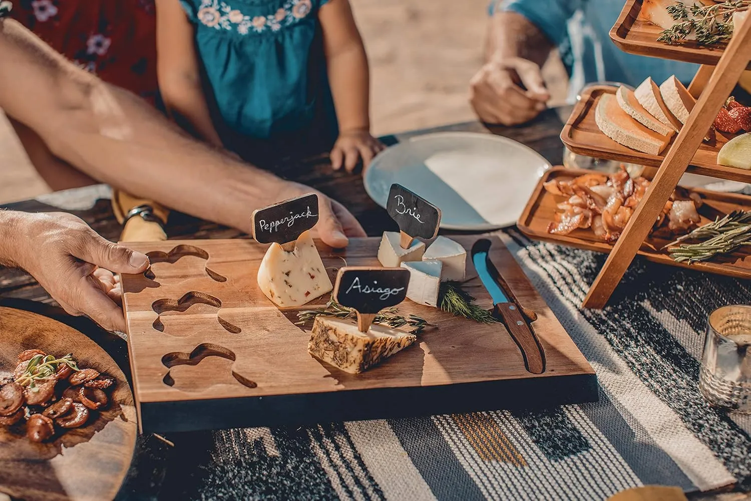 PICNIC TIME NFL Delio Cheese Board and Knife Set - Charcuterie Board Set - Acacia Wood Cutting Board with Cheese Knife and Markers
