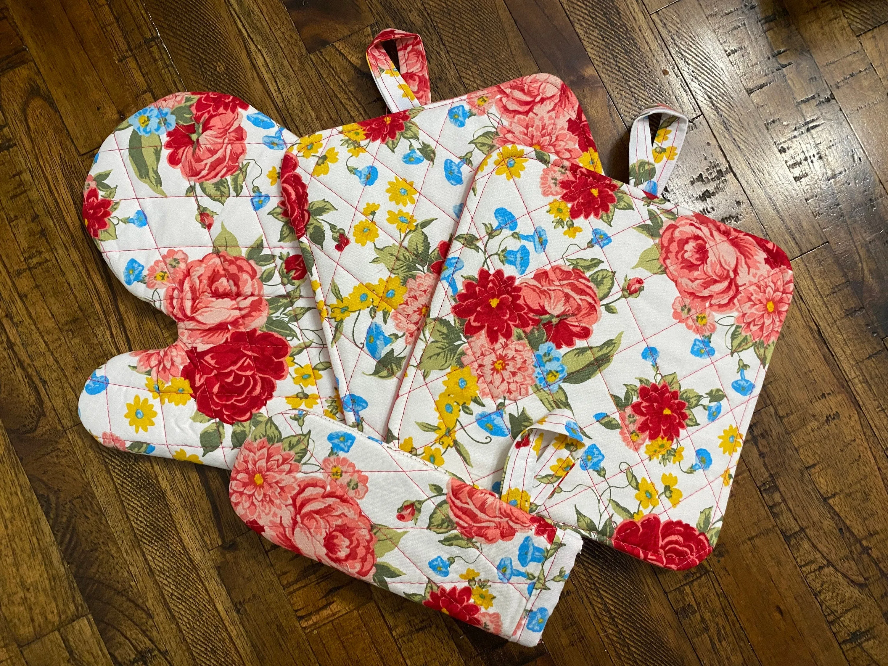PW Sweet Rose Potholder w/Magnet Hanger or Loop - Quilted Fabric