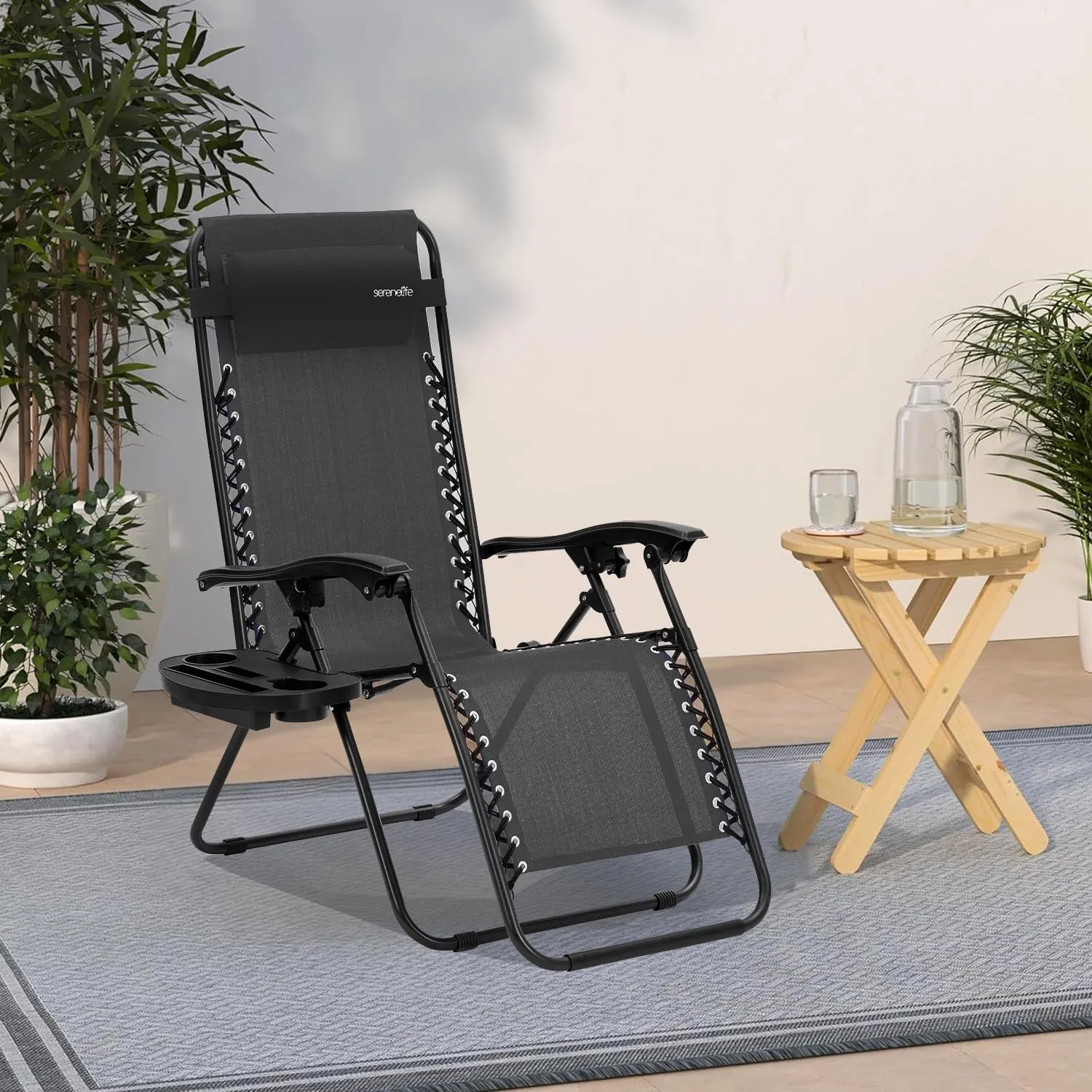 SereneLife Zero Gravity Chairs Set of 2 - Adjustable Outdoor Lounge Chairs with Side Tray, Cup Holders, Removable Pillows, Folding Portable Camping Chairs for Patio, Backyard, Poolside, Beach - Black