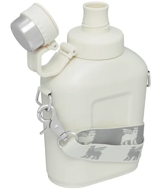 Stanley Classic Steel Canteen 1.1QT - Cream