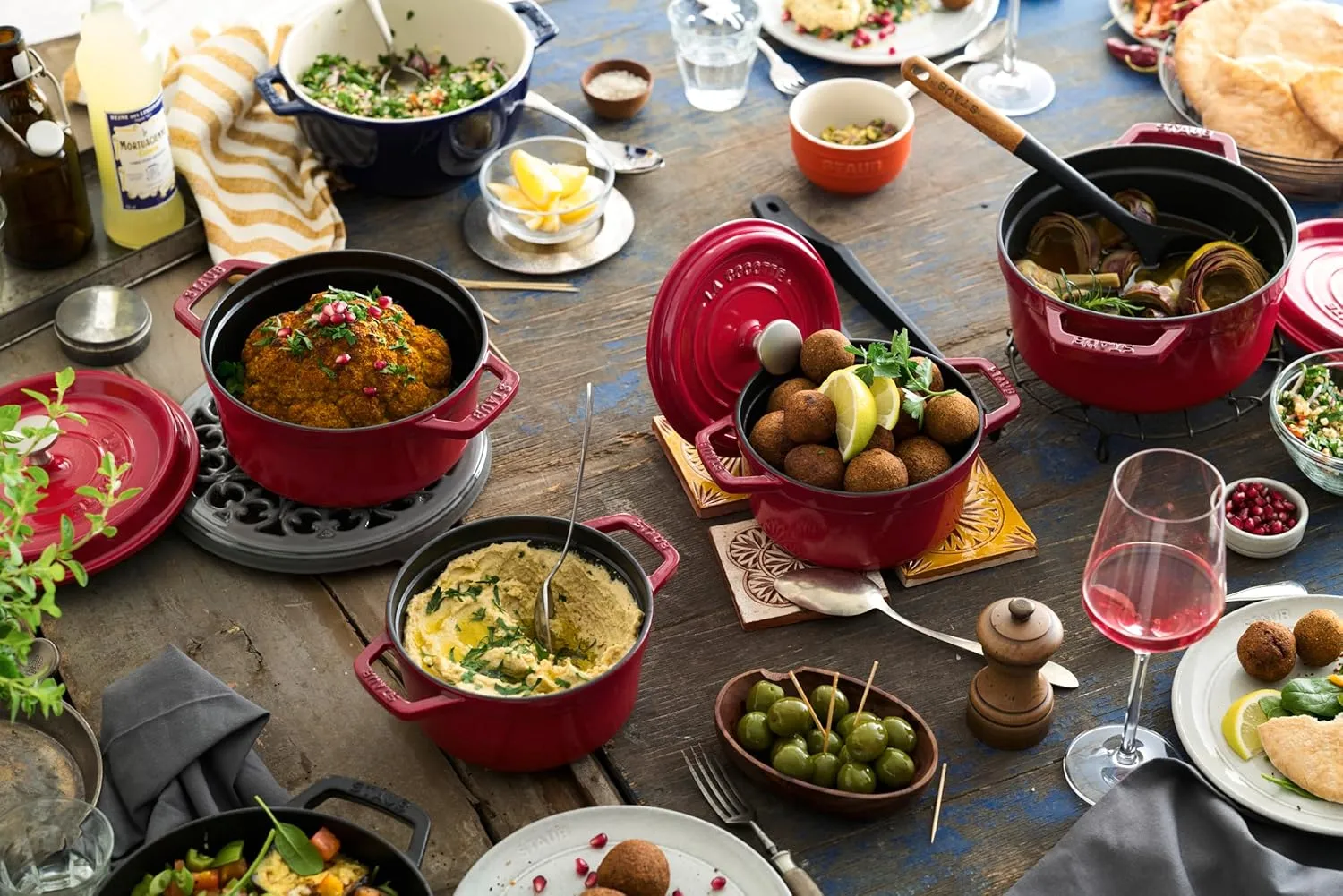 Staub Staub La Cocotte Round 40509-825 Pico Cocotte Round Cherry 8.7 inches (22 cm) Both Handed Casting, Enameled Pot, Induction Compatible