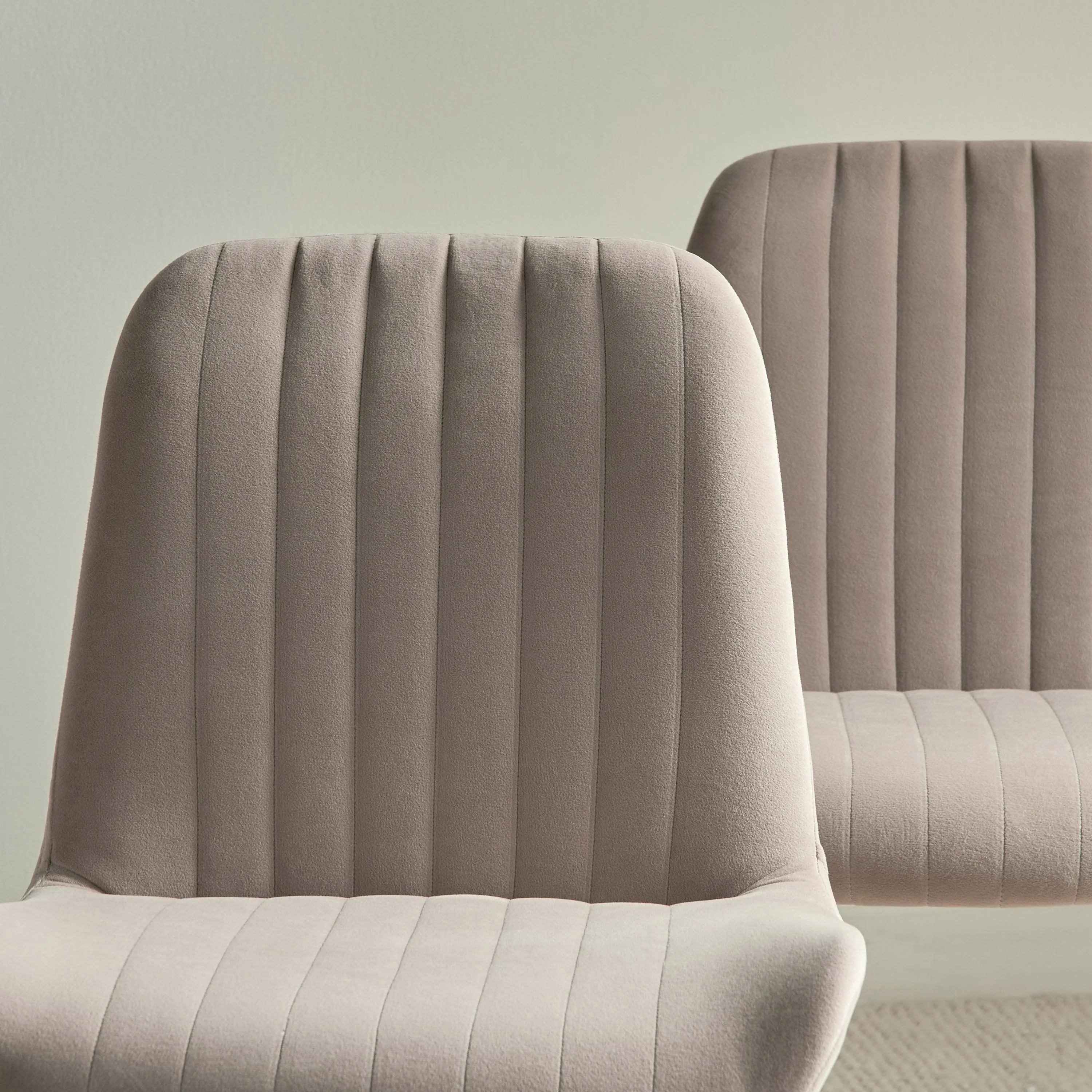 Versa Chair (Set of 2) Velvet Blue Fabric - Leg Black Metal
